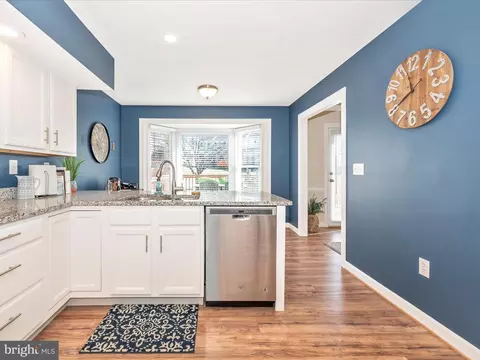 Kitchen - 6085 Flagstone Ct, Frederick, MD 21701 photo 4 of 5