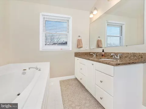 Bath - 6085 Flagstone Ct, Frederick, MD 21701 photo 2 of 6
