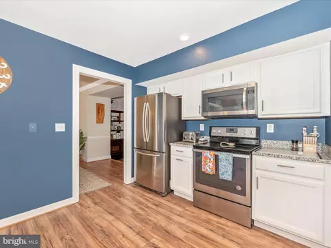 Kitchen - 6085 Flagstone Ct, Frederick, MD 21701 photo 5 of 5