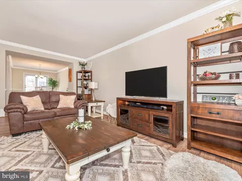 Living - 6085 Flagstone Ct, Frederick, MD 21701 photo 2 of 7