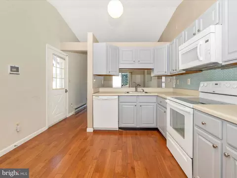 Kitchen - 812 Chadwick Cir, Frederick, MD 21701 photo 3 of 5