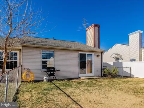 Exterior - 812 Chadwick Cir, Frederick, MD 21701 photo 12 of 15