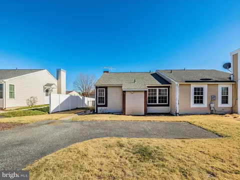 Exterior - 812 Chadwick Cir, Frederick, MD 21701 photo 4 of 15