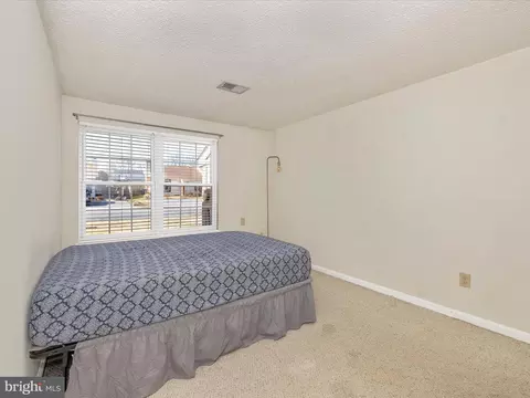Bedroom - 812 Chadwick Cir, Frederick, MD 21701 photo 4 of 9