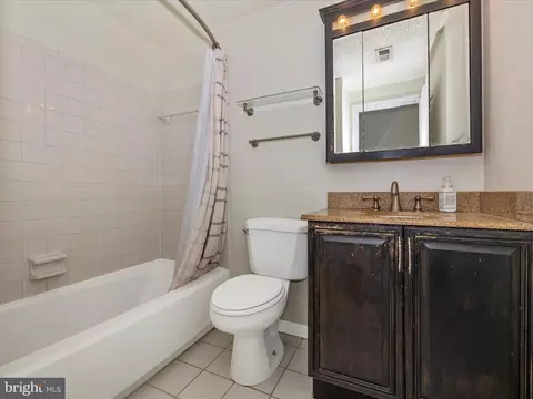 Bath - 812 Chadwick Cir, Frederick, MD 21701 photo 1 of 3