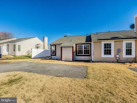 Exterior - 812 Chadwick Cir, Frederick, MD 21701 photo 6 of 15