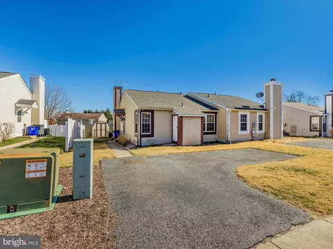 Exterior - 812 Chadwick Cir, Frederick, MD 21701 photo 3 of 15