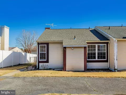 Exterior - 812 Chadwick Cir, Frederick, MD 21701 photo 5 of 15