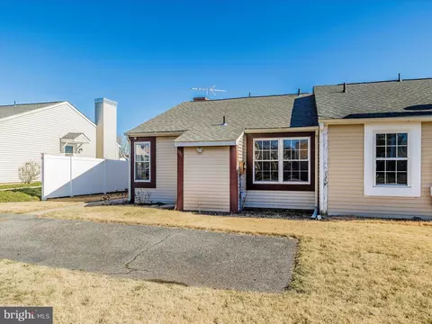 Exterior - 812 Chadwick Cir, Frederick, MD 21701 photo 7 of 15
