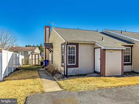 812 Chadwick Cir, Frederick, MD 21701