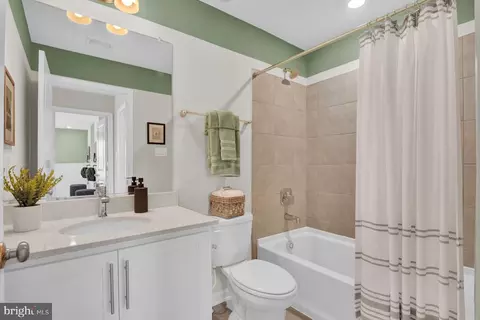 Bath - 498 Ensemble Way, Frederick, MD 21701 photo 2 of 3