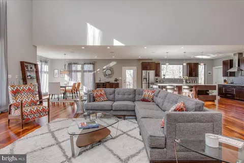 Living - 3362 Eclipse Dr, Jefferson, MD 21755 photo 4 of 11