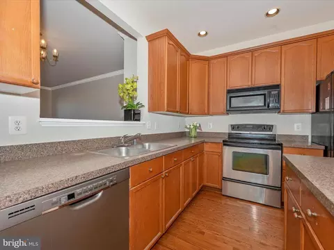 Kitchen - 2570 Emerson Dr, Frederick, MD 21702 photo 4 of 6