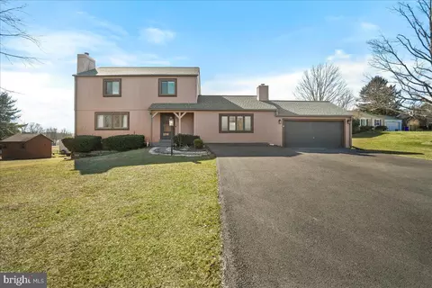 2718 Loch Haven Dr, Ijamsville, MD 21754