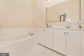 Bath - 3608 Sprigg Street South St, Frederick, MD 21704 photo 4 of 5