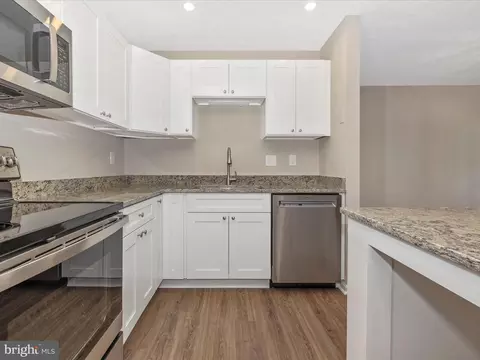 Kitchen - 2153 Wainwright Ct #1B, Frederick, MD 21702 photo 3 of 5
