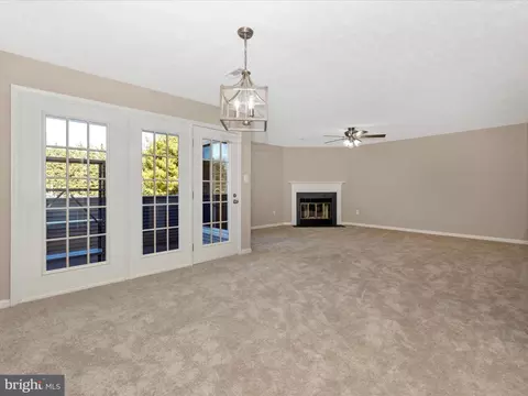 Living - 2153 Wainwright Ct #1B, Frederick, MD 21702 photo 3 of 4