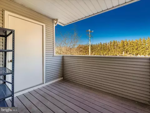 Exterior - 2153 Wainwright Ct #1B, Frederick, MD 21702 photo 3 of 6