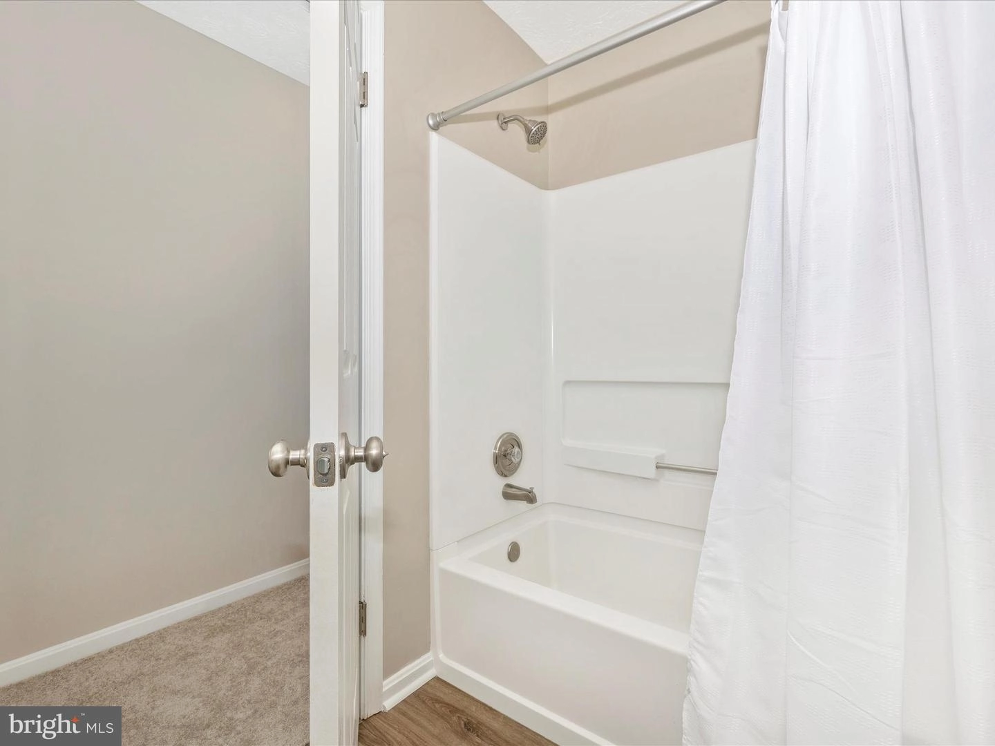 Bath - 2153 Wainwright Ct #1B, Frederick, MD 21702 photo 4 of 4