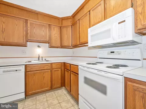 Kitchen - 2129 Wainwright Ct #1C, Frederick, MD 21702 photo 4 of 8