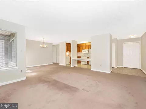 Living - 2129 Wainwright Ct #1C, Frederick, MD 21702 photo 6 of 7