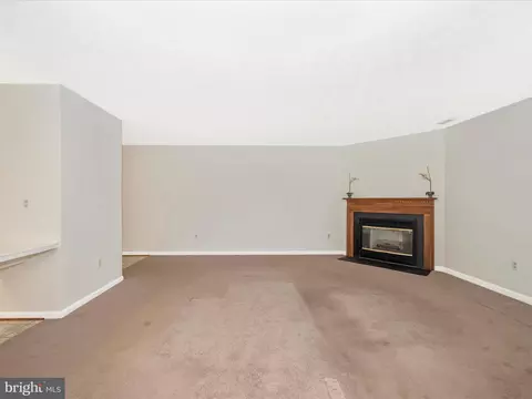 Living - 2129 Wainwright Ct #1C, Frederick, MD 21702 photo 4 of 7