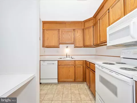 Kitchen - 2129 Wainwright Ct #1C, Frederick, MD 21702 photo 5 of 8