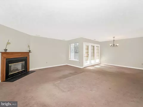 Living - 2129 Wainwright Ct #1C, Frederick, MD 21702 photo 1 of 7