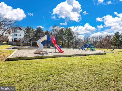 View/Area - 2129 Wainwright Ct #1C, Frederick, MD 21702 photo 2 of 7