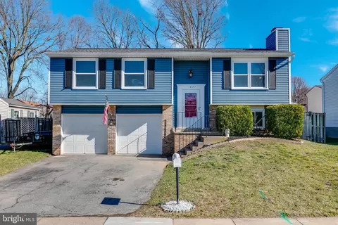 1827 Meadowgrove Ln, Frederick, MD 21702