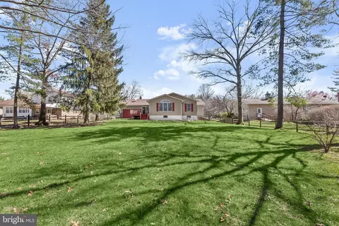 Exterior - 8214 Greenvale Dr, Frederick, MD 21702 photo 9 of 20