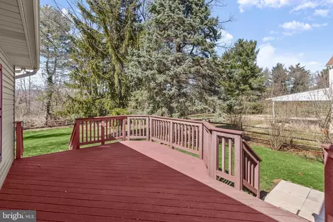 Exterior - 8214 Greenvale Dr, Frederick, MD 21702 photo 4 of 20