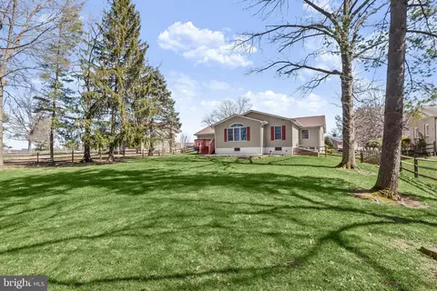 Exterior - 8214 Greenvale Dr, Frederick, MD 21702 photo 8 of 20