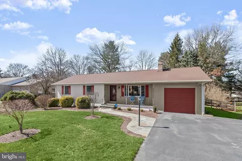 Exterior - 8214 Greenvale Dr, Frederick, MD 21702 photo 12 of 20
