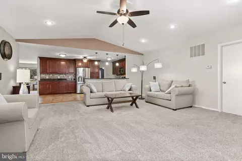 Living - 8214 Greenvale Dr, Frederick, MD 21702 photo 7 of 10