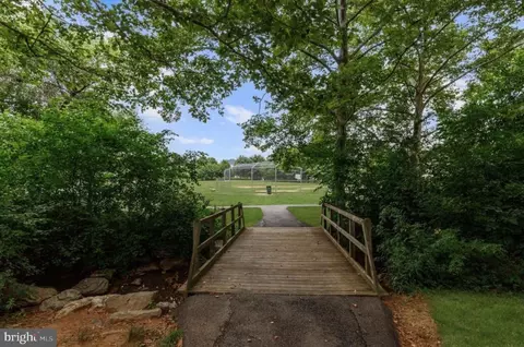 View/Area - 8214 Greenvale Dr, Frederick, MD 21702 photo 4 of 5