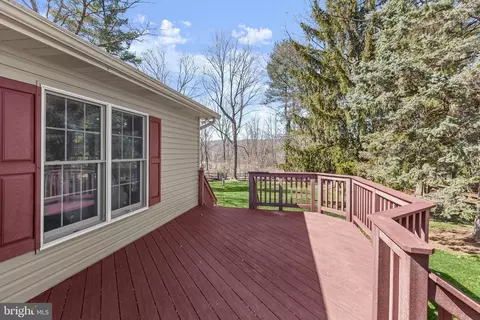 Exterior - 8214 Greenvale Dr, Frederick, MD 21702 photo 3 of 20
