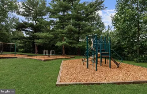 Exterior - 8214 Greenvale Dr, Frederick, MD 21702 photo 18 of 20