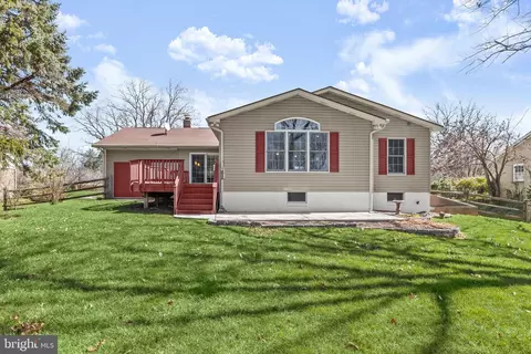 Exterior - 8214 Greenvale Dr, Frederick, MD 21702 photo 10 of 20