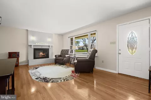 Living - 8214 Greenvale Dr, Frederick, MD 21702 photo 2 of 10