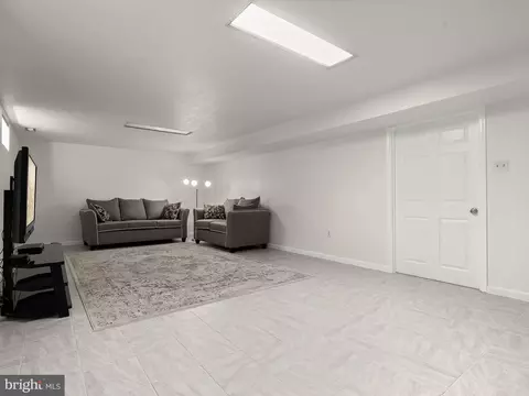Living - 8214 Greenvale Dr, Frederick, MD 21702 photo 10 of 10