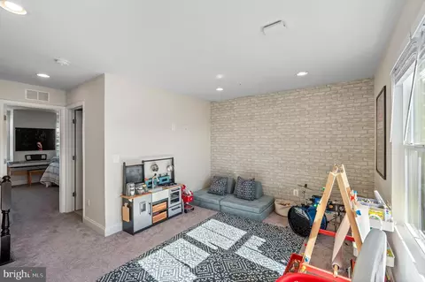 Living - 1002 Holden Rd, Frederick, MD 21701 photo 5 of 7