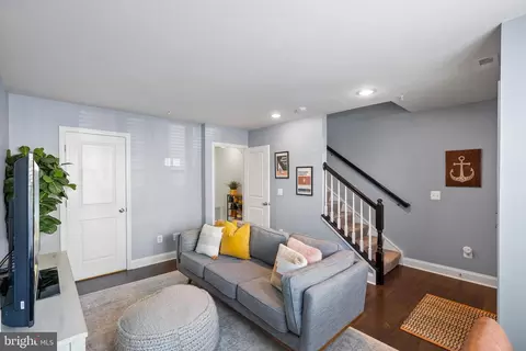 Living - 1002 Holden Rd, Frederick, MD 21701 photo 1 of 7