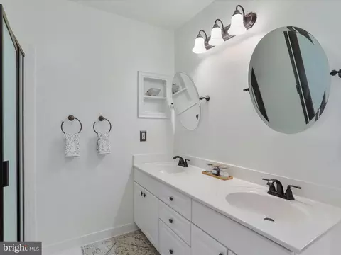 Bath - 2225 Village Square Rd, Frederick, MD 21701 photo 5 of 5
