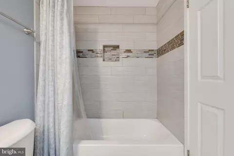 Bath - 141 Melrose Ct, Frederick, MD 21702 photo 5 of 8