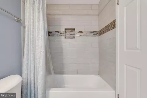 Bath - 141 Melrose Ct, Frederick, MD 21702 photo 6 of 8