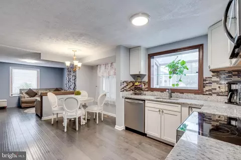 Dining - 141 Melrose Ct, Frederick, MD 21702 photo 4 of 4