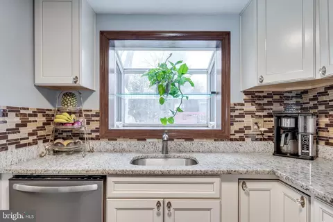 Kitchen - 141 Melrose Ct, Frederick, MD 21702 photo 3 of 4