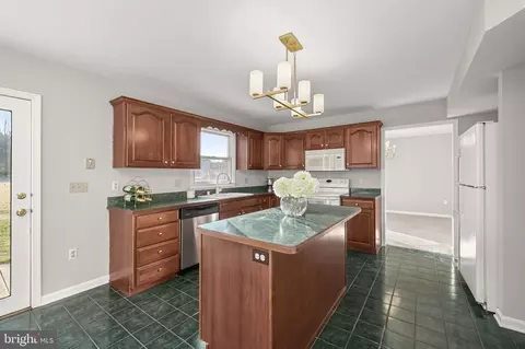 Kitchen - 309 Cone Branch Dr, Middletown, MD 21769 photo 2 of 8