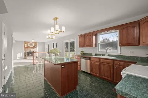 Kitchen - 309 Cone Branch Dr, Middletown, MD 21769 photo 7 of 8